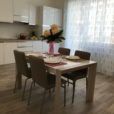 Atena Apartment *